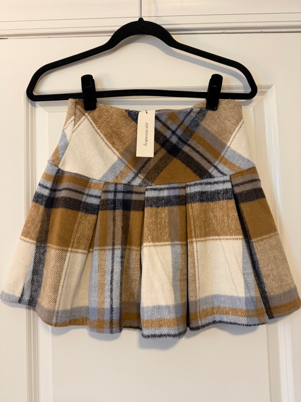 Francesca's NWTCollections Plaid Pleated Mini Skirt in Camel & Cream